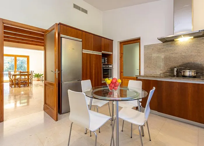 Willa Esplai By Select